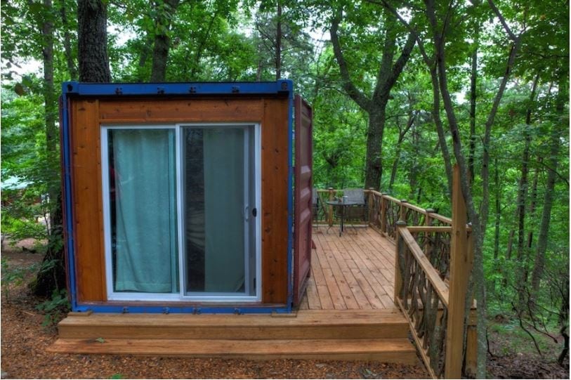 TINY CONTAINER CABIN FOR RENT