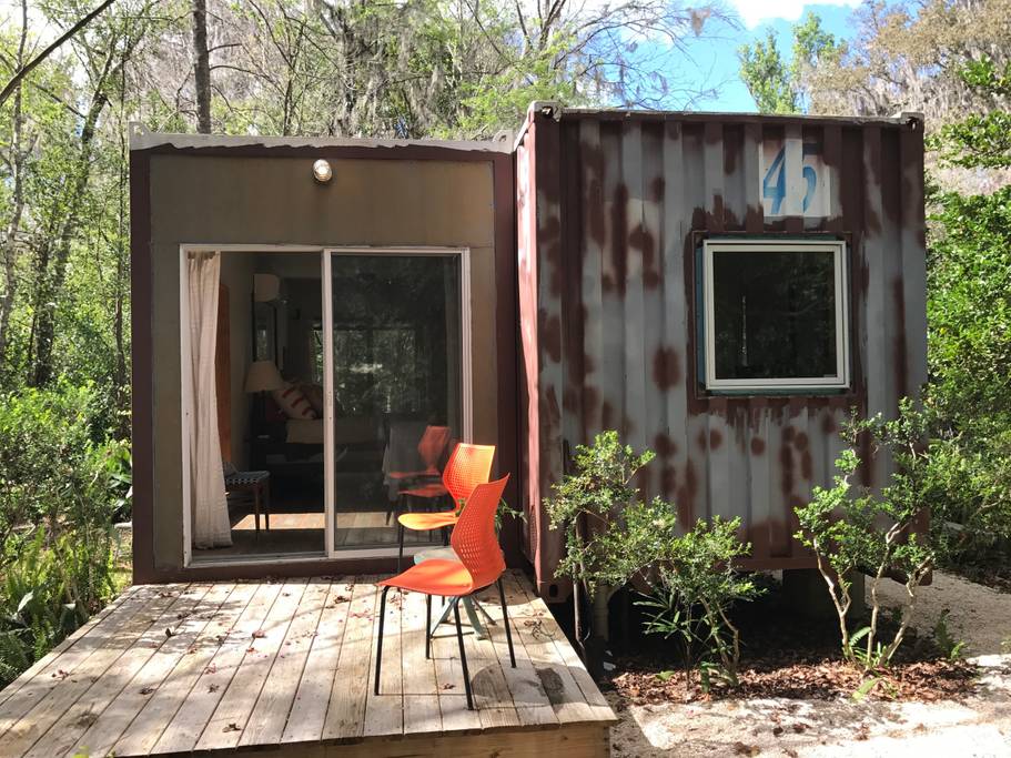 CAJA VERDE CONTAINER RESIDENCE