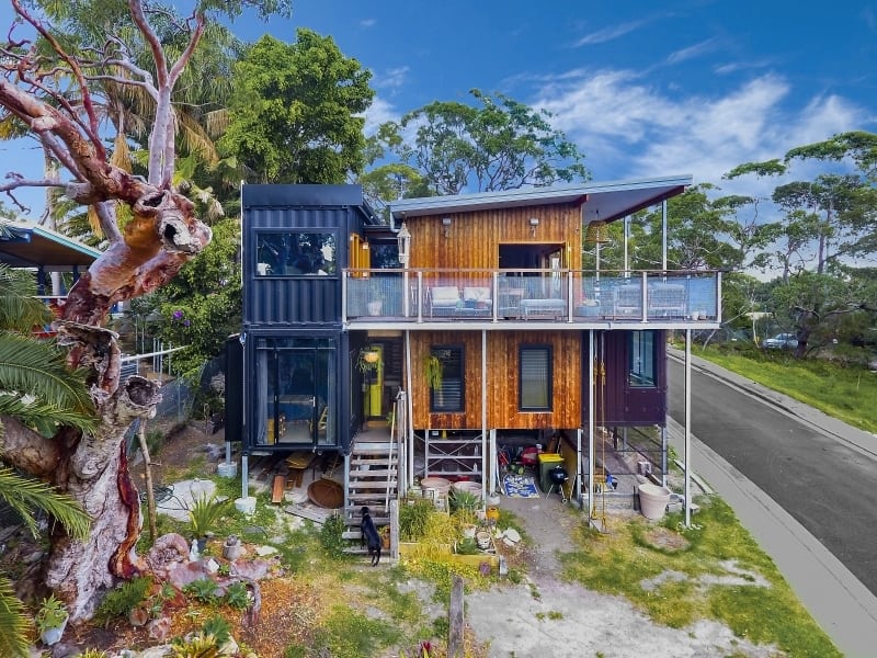 THE BUNDEENA CONTAINER HOUSE