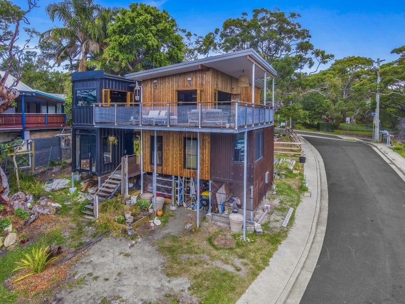 THE BUNDEENA CONTAINER HOUSE