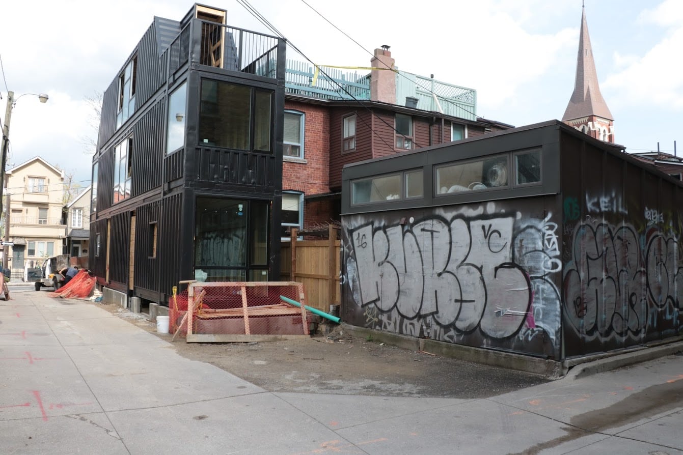 THE TORONTO CONTAINER HOUSE