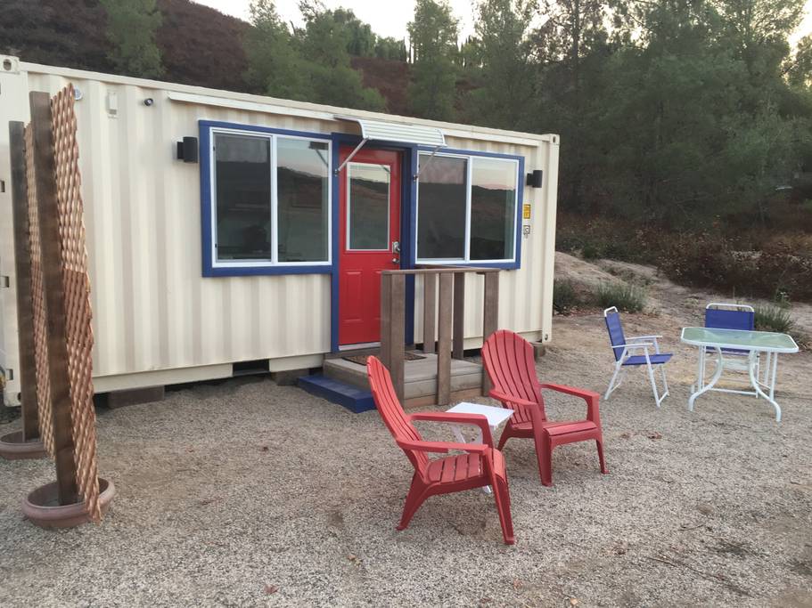 CALIFORNIAN VINEYARD CONTAINER STUDIO