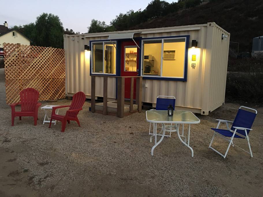 CALIFORNIAN VINEYARD CONTAINER STUDIO