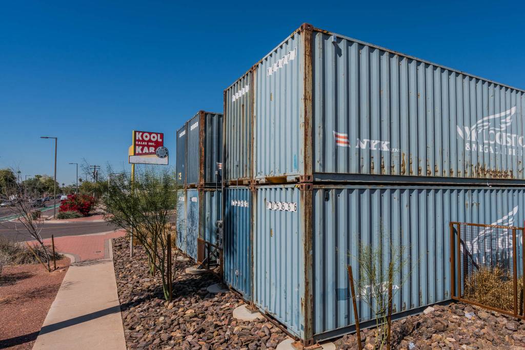 CONTAINERS ON GRAND APT #A202