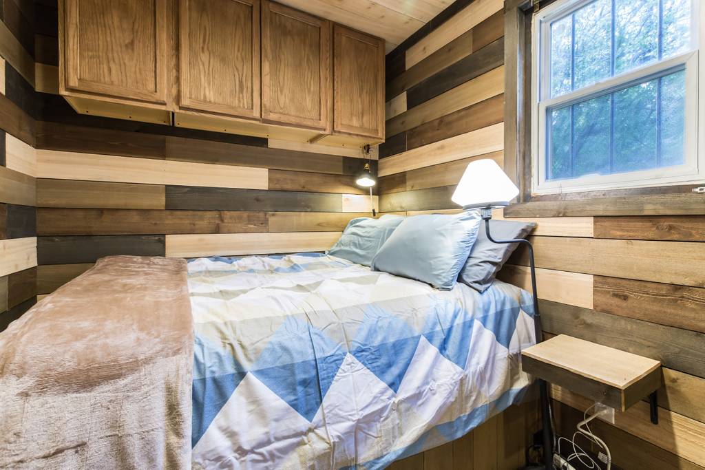 BLUE STEEL TINY CONTAINER HOME