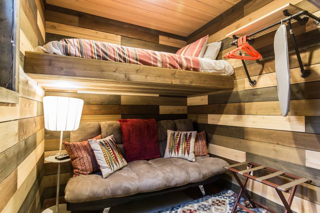 BLUE STEEL TINY CONTAINER HOME