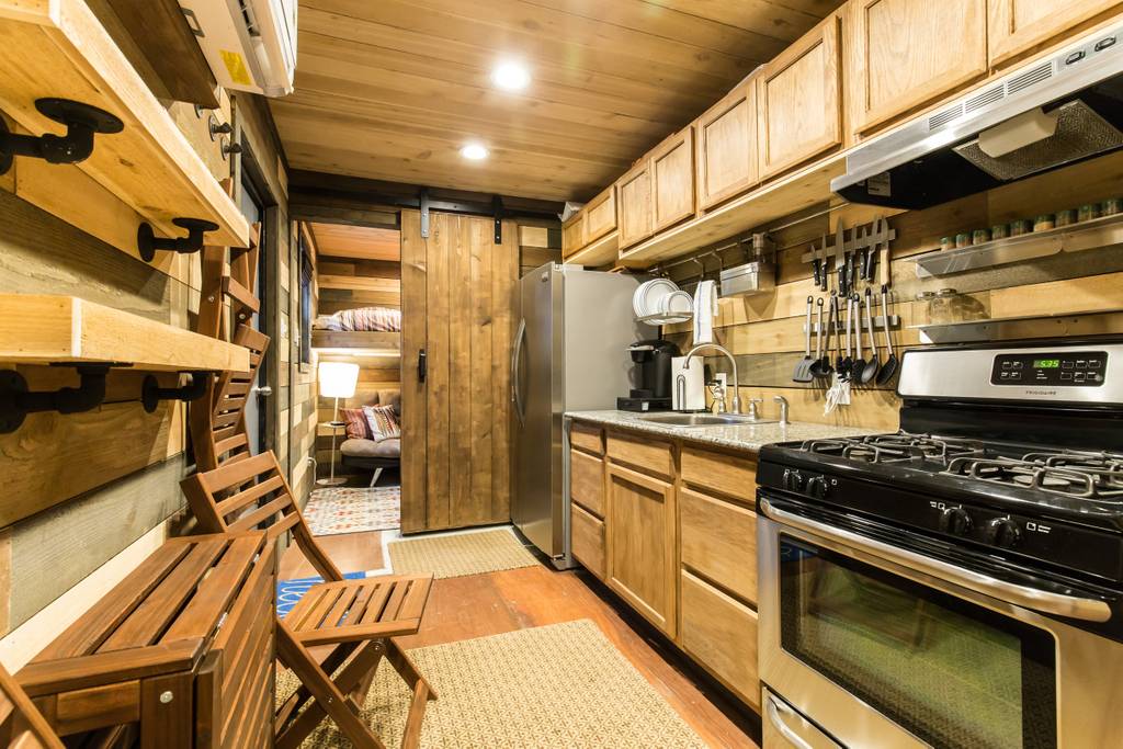 BLUE STEEL TINY CONTAINER HOME