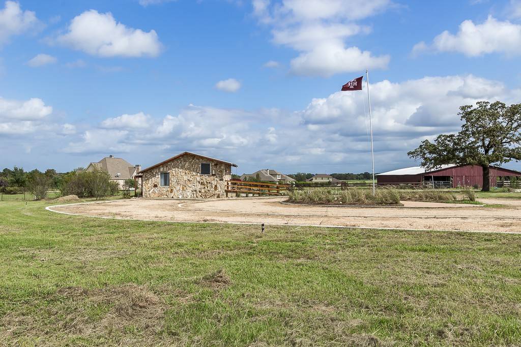 BEN’S DAIRY BARN cabin