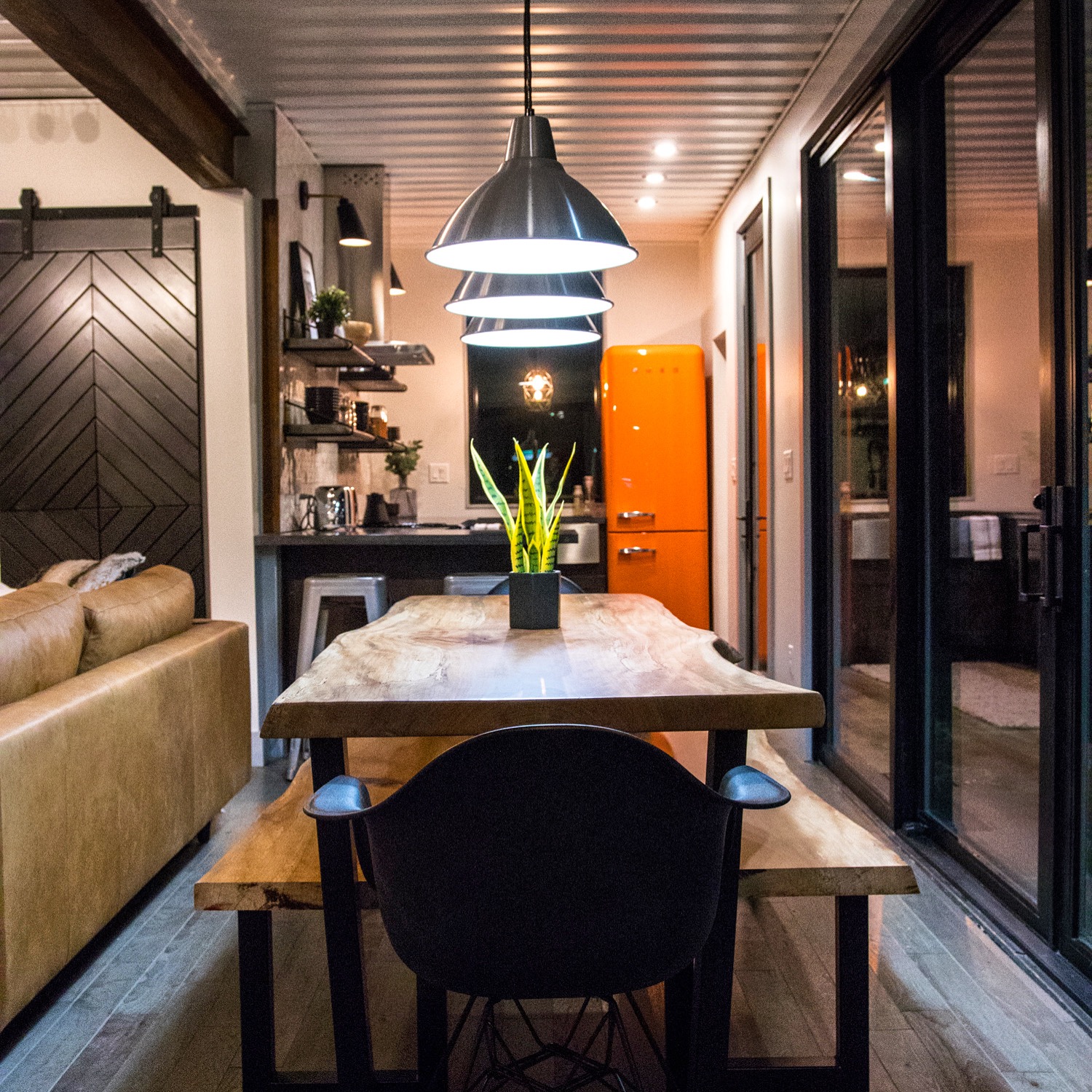 THE BOX HOP SHIPPING CONTAINER CABIN | Container Home Hub