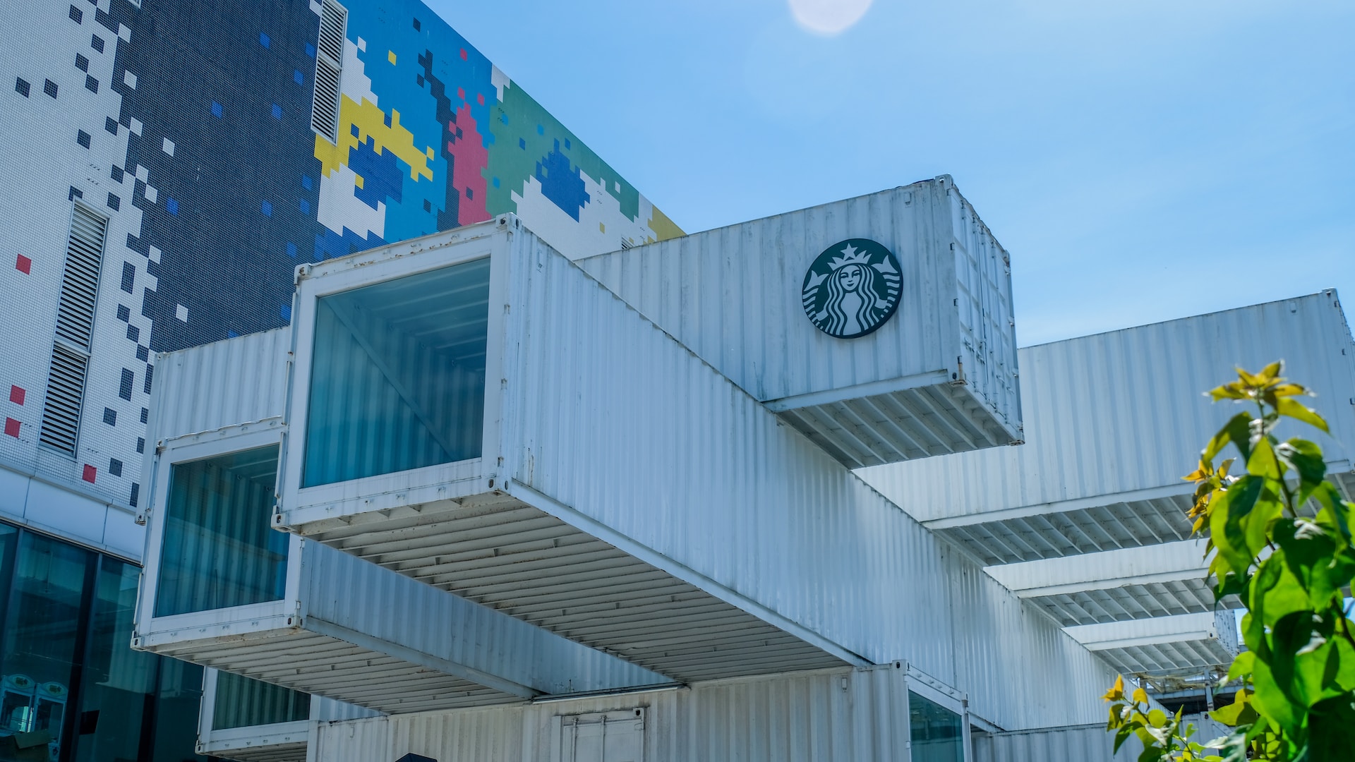 Building a Starbucks with Style Shipping Container Starbucks in